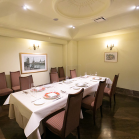 パーティー会場内観