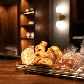 1F ベーカリー＆カフェ