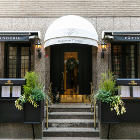 フレンチレストラン アシエット外観